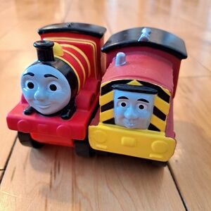 JAMES & SALTY Thomas Train Push Along Free Wheeling Plastic Trains 18+ Months